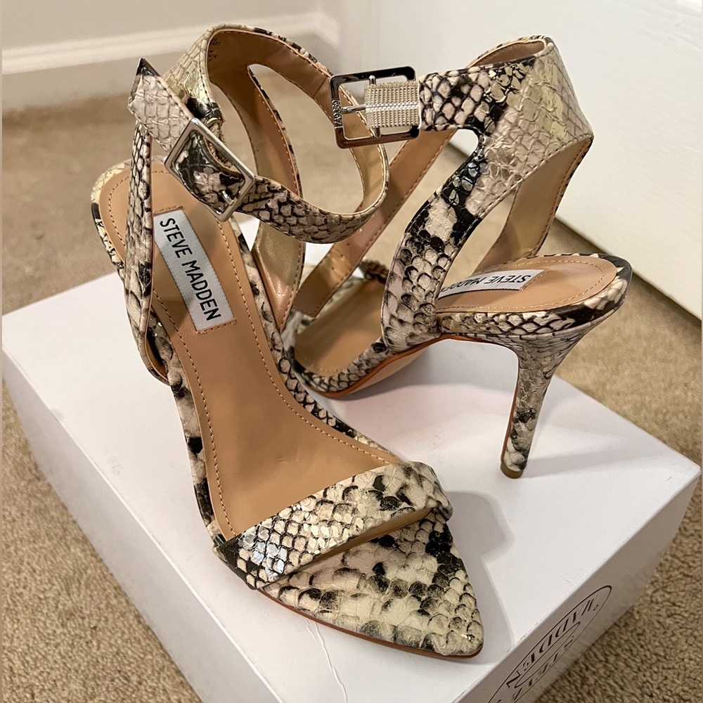 NEW Steve Madden Fuel Gold Snake heels